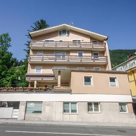 公寓 Penthouse Schubert By Interhome
